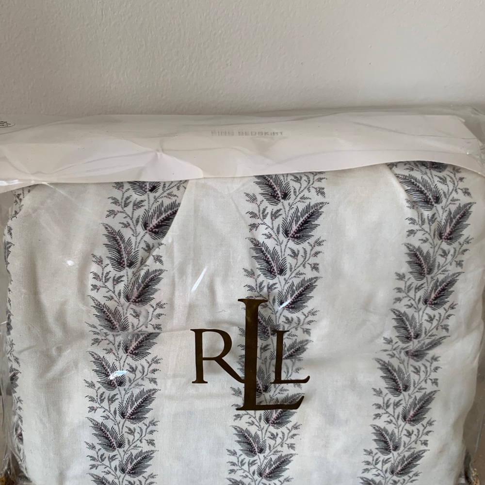 Ralph Lauren Winter Cottage Leaf King Bedski… - Picture 5 of 5